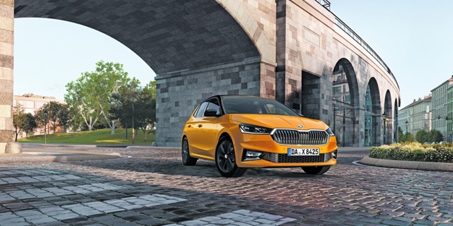 Der SKODA FABIA in der Frontansicht.