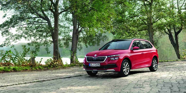 SKODA KAMIQ Clever Seitenansicht rot