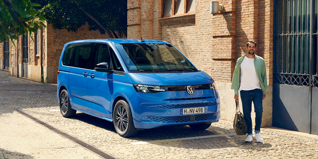 Hahn VW NFZ New Multivan blau Seitenansicht
