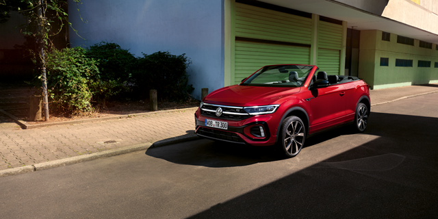 Der neue T-Roc Cabriolet in rot.