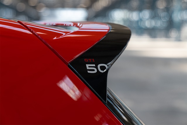 Details am Spoiler des VW Golf GTI Edition 50