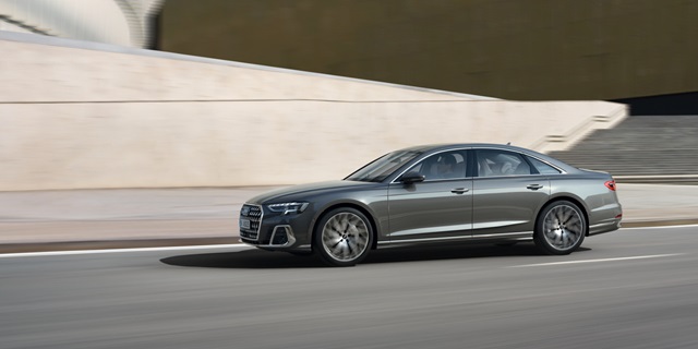 Audi A8 drive