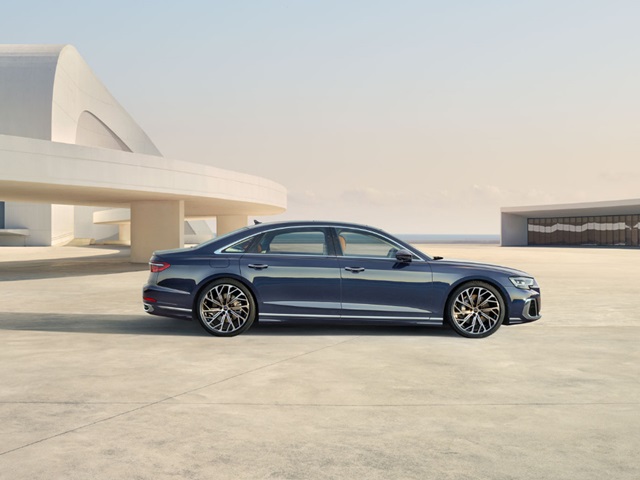 Audi A8 Lang Seitenansicht