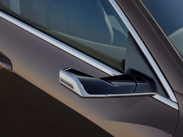 Detailansicht des Seitenspiegels beim Audi Q8 e-tron.