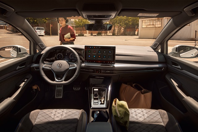 VW Golf Cockpit