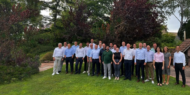 Feierlicher Abschluss der Führungskräfte-Nachwuchsgruppe – Gruppenbild