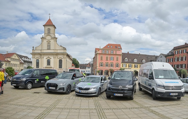 Die Hahn Gruppe stellt die Begleitfahrzeuge für die Wohltätigkeitsradtour „Tour Ginkgo“. 