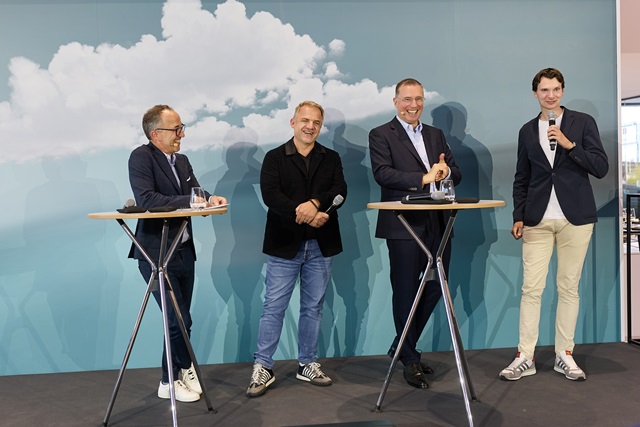 Jürgen Hörig (SWR Fernsehmoderator), Alexander Buk (Geschäftsführer SEAT | CUPRA Deutschland GmbH), Steffen Hahn (Geschäftsführender Gesellschafter Hahn Gruppe), Jan-Hendrik Hülsmann (Geschäftsführer Škoda Auto Deutschland GmbH)