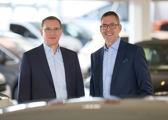 v.l.n.r.: Steffen Hahn (Geschäftsführender Gesellschafter der Hahn Gruppe) und Klaus Stockhausen (Geschäftsführer der Hahn Automobil-Holding GmbH)